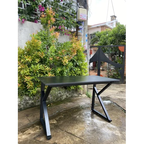 BÀN GAMING CHỮ K  MẶT GỖ ( ĐEN / TRẮNG )