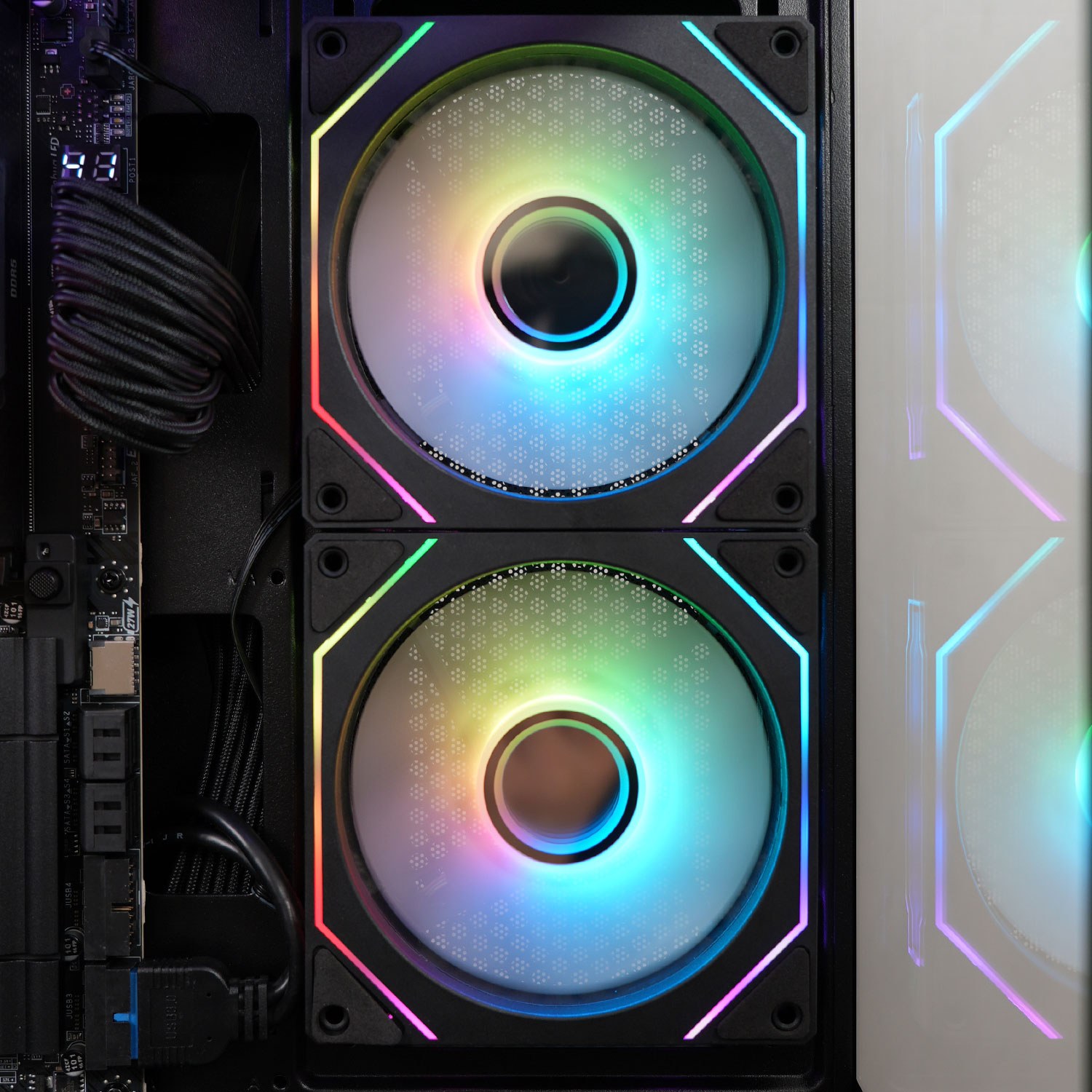 Vỏ case Zalman Chronix V2 (Mid Tower, 3 Fan ARGB 120mm, Màu đen) NEW