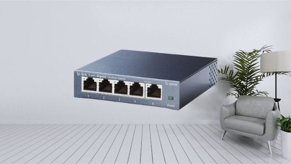 5 cổng Gigabit 10/100/1000Mbps giúp truyền tải dữ liệu nhanh chóng
